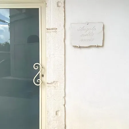 Angolo Nella Roccia *