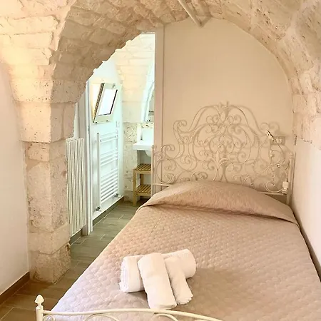Angolo Nella Roccia Ostuni